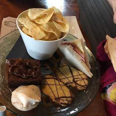 George's Hall Bar & Grill