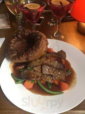 George's Hall Bar & Grill