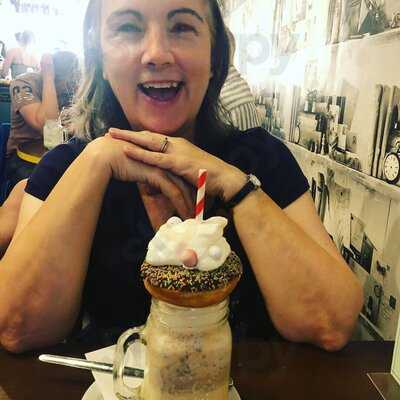 Oana's Coffees,shakes & Chimney Cakes
