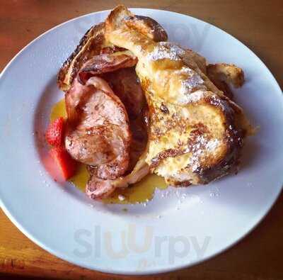 Palomo Cafe And Bistro