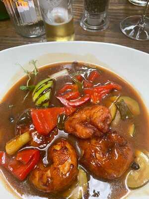 Salty Dog Bar & Bistro