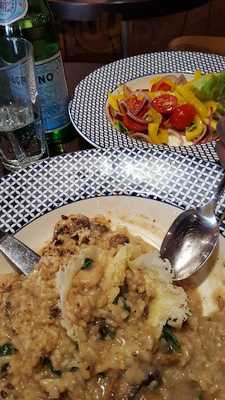 Carluccio's - Cobham