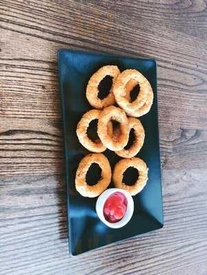 Whyteleafe Pizza & Grill