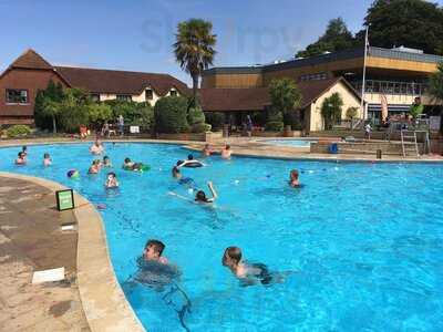 Warren Retreat Restaurant & Carvery