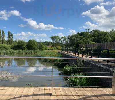 Cobham Service Station M25