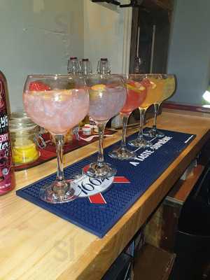 Harveys Bar & Bistro