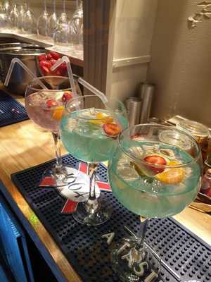 Harveys Bar & Bistro