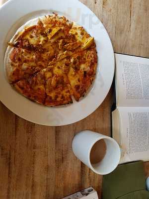 Maggregors Bar And Bistro