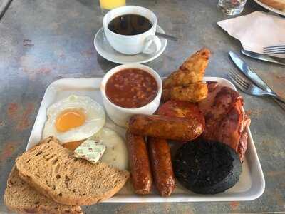 Pilgrims Cafe At Oriel Y Parc