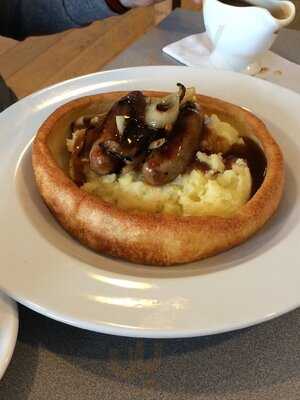 Riverside Cafe At Hall Place