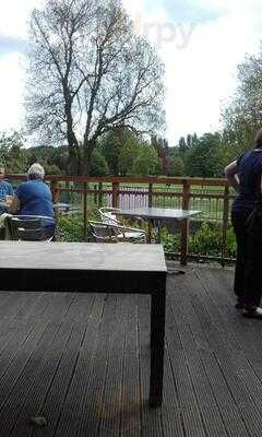 Riverside Cafe At Hall Place