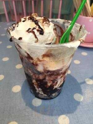 Sundaes In Fowey