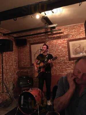 Faustino's Wine & Tapas Bar