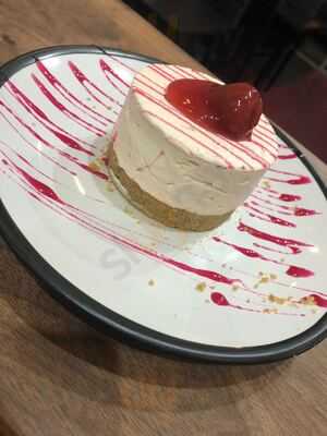 Lecano's Deli & Desserts