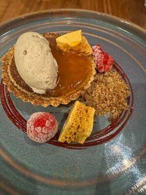 Russell's Of Broadway