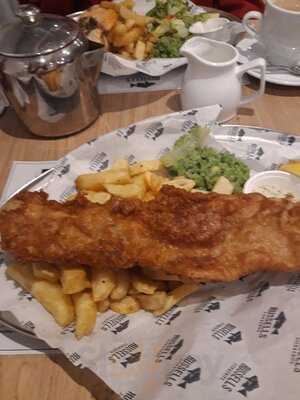 Russell's Fish & Chips