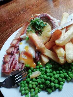 Dining At The Brigands Inn