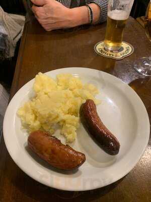 The Crown And Trumpet Inn