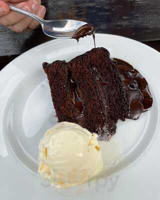 The Crown And Trumpet Inn