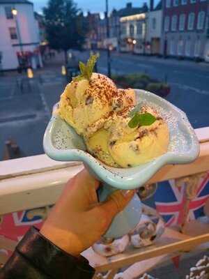 Whistlers Restaurant & Wine Bar