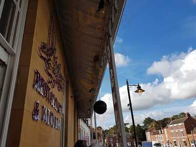 Whistlers Restaurant & Wine Bar