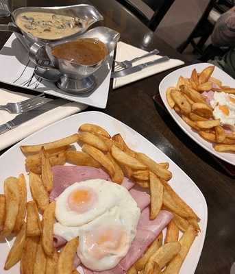 Hay Conservative Club