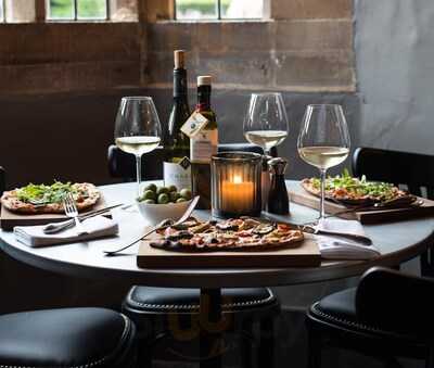 The Lygon Arms - Lygon Lounges & Bar