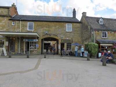 Betsy's Ice Cream Parlour