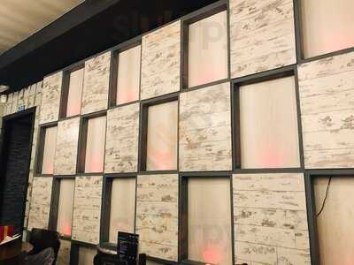 Bnova Restaurant & Bar