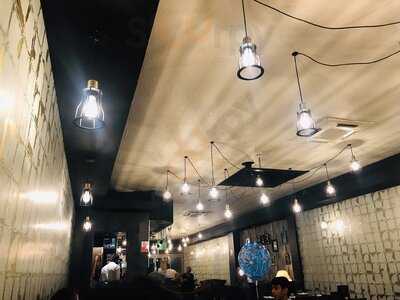 Bnova Restaurant & Bar