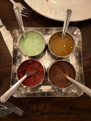 Bnova Restaurant & Bar