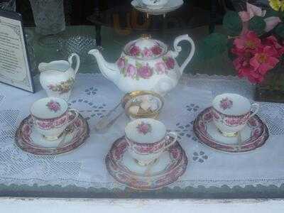Harbour Antiques And Georgian Tea Garden