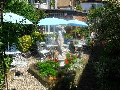 Harbour Antiques And Georgian Tea Garden