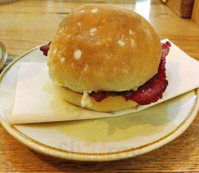 The Cats Whiskers Cafe