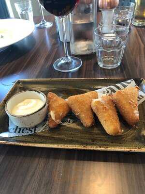 Luciano Bar & Bistro