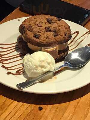 Willow Farm Table Table