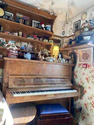 Vintage Lindy Lou Tea Room