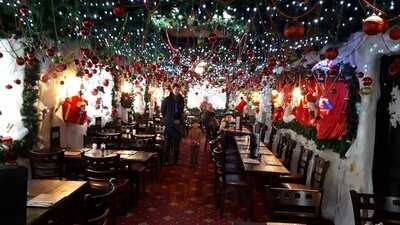 The Hanging Gate Pub And Restaurant