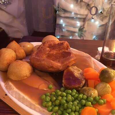 The Hanging Gate Pub And Restaurant