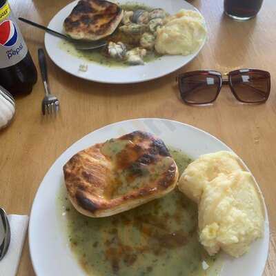 Flo's Pie And Mash