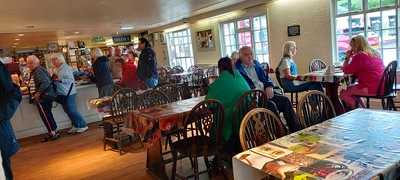 Edinburgh Woollen Mill Restaurant