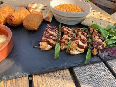 The Crown Pub And Restaurant