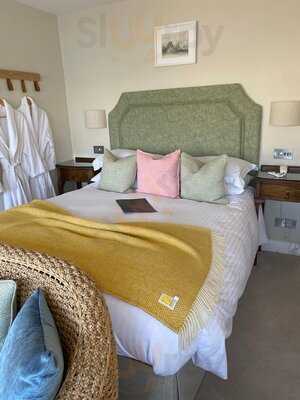 The Moorings Hotel & Restaurant