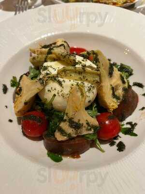 The Moorings Hotel & Restaurant