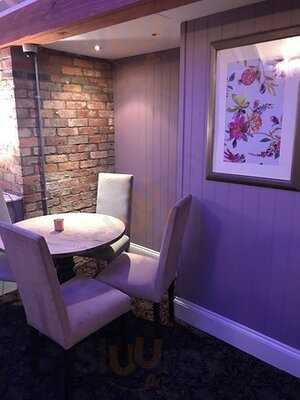 Circles Wine Bar & Kitchen