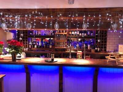 Circles Wine Bar & Kitchen