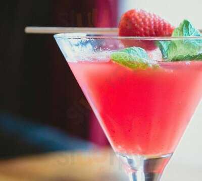 Circles Wine Bar & Kitchen