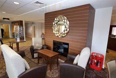 Edgar's Restaurant & Bar