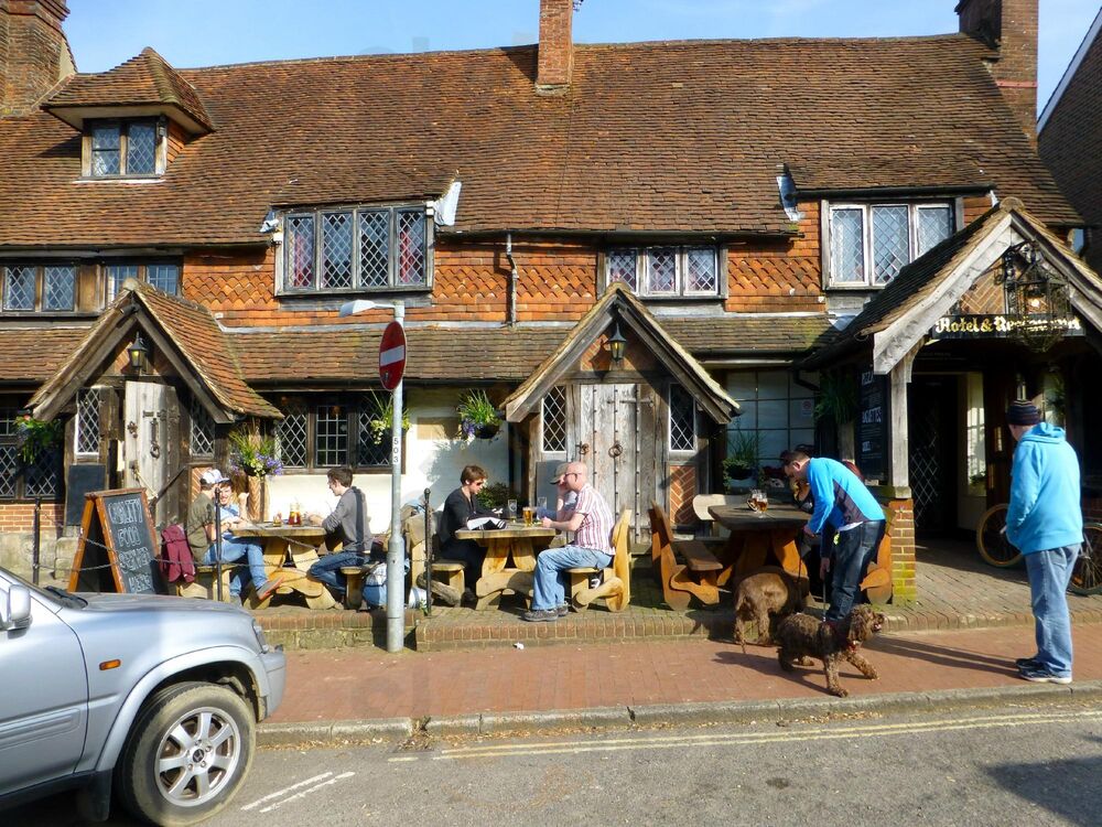 Chequers Inn Hotel Bar & Restaurant