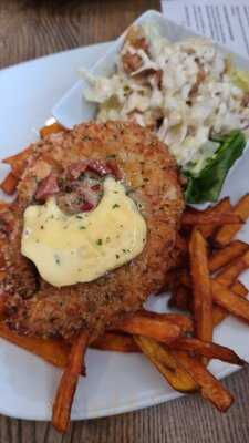 The Stanhill Pub & Kitchen